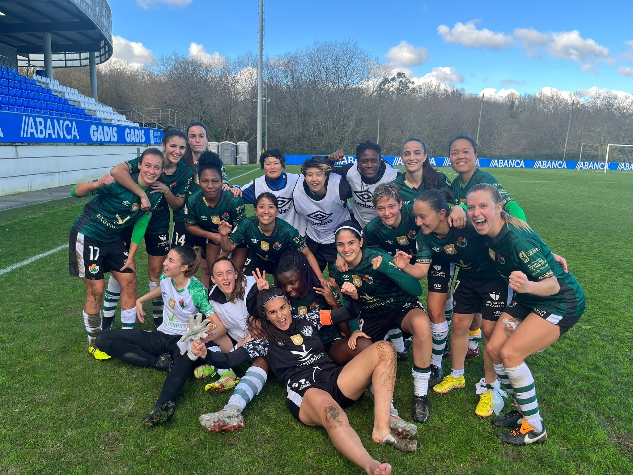 Sonya Keefe debuta con goles